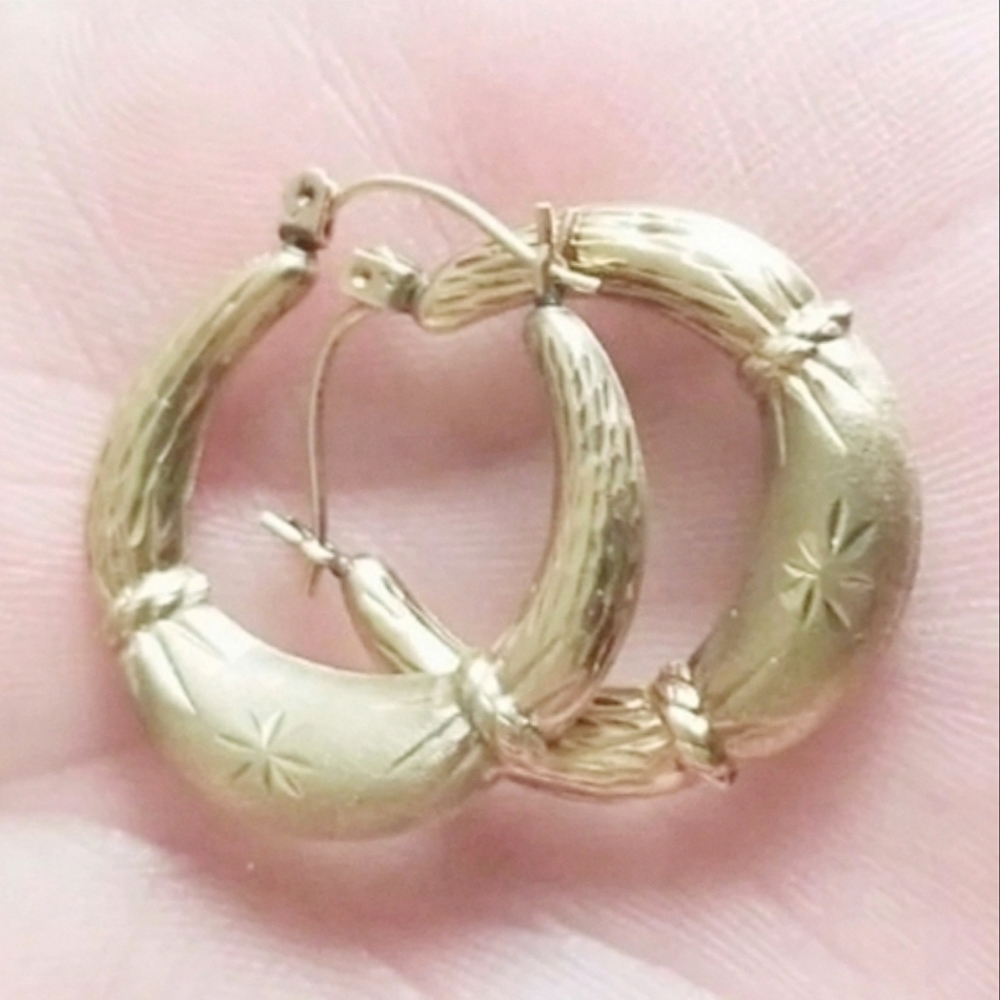 Engraved 10k Hoop Earrings with Star Motif - Picture 4 of 11